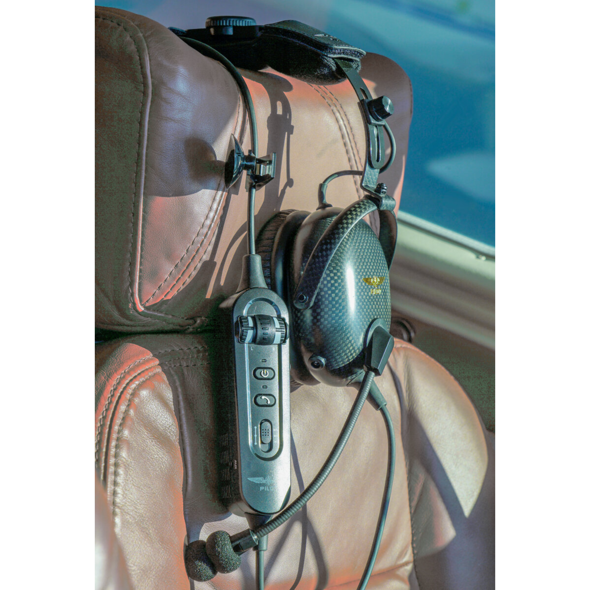 Design4Pilots - PM6 Aviation ANR Headset + Carbon Monoxide Detector