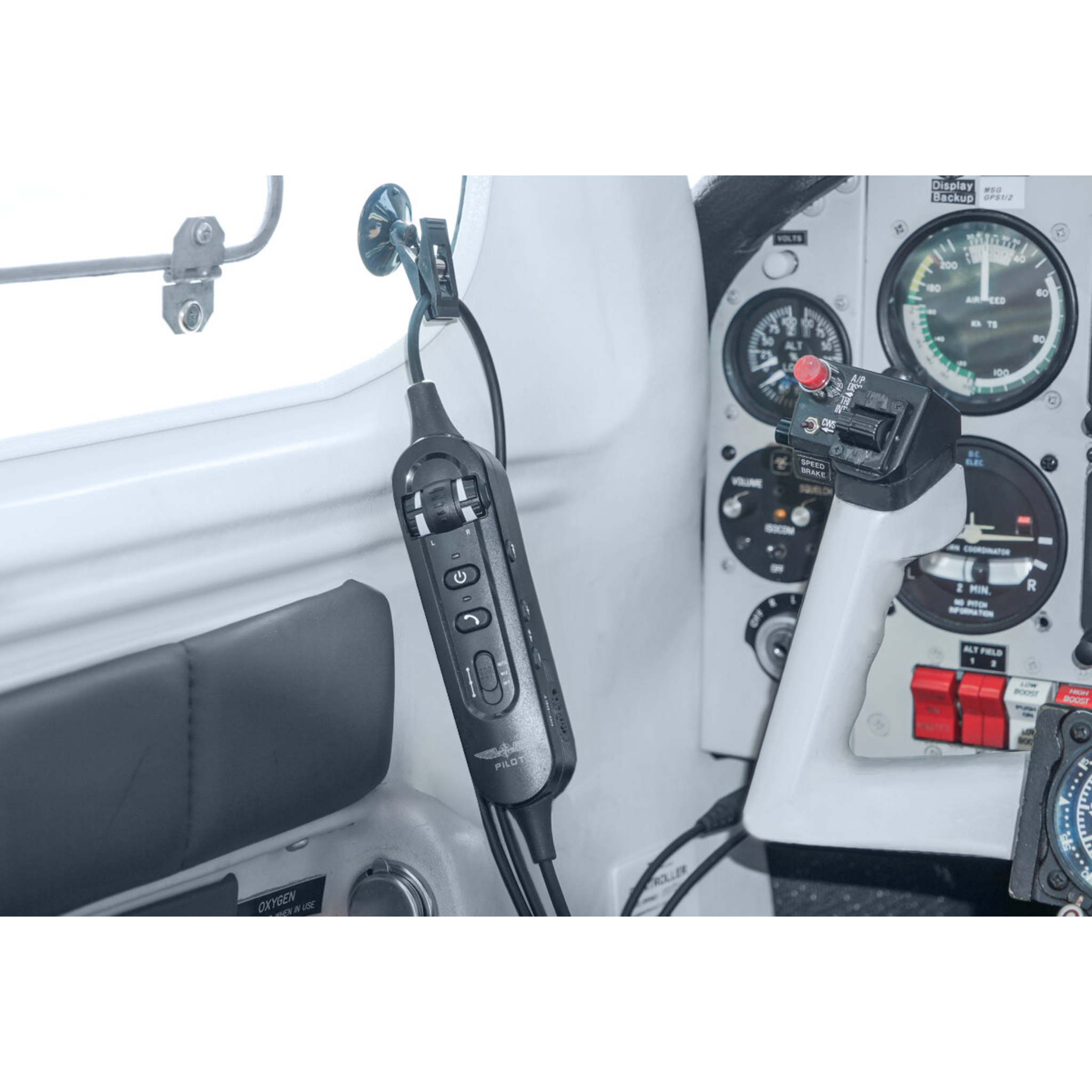Design4Pilots - PM6 Aviation ANR Headset + Carbon Monoxide Detector