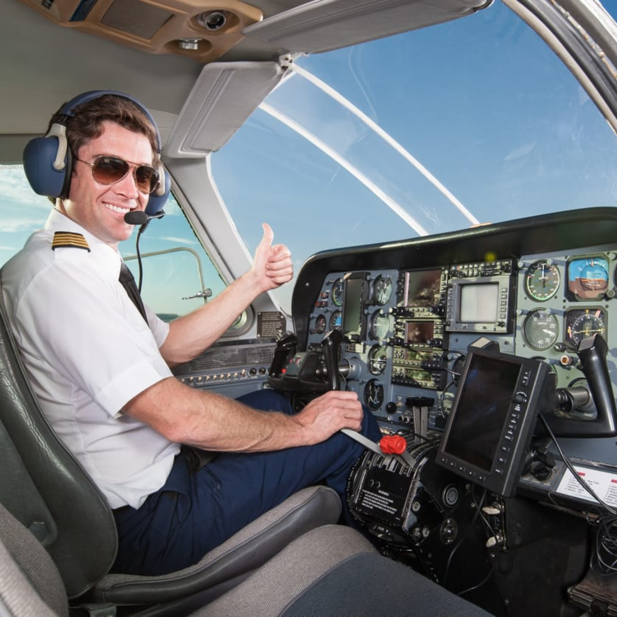 How to Save Money on Flight Training in the UK in 2025